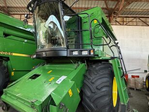 곡물 수확기 John Deere 2064